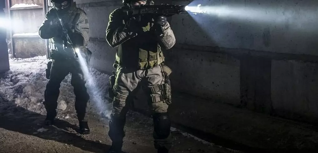 L’Importance des Lampes en CQB : Un Atout Crucial pour la Sécurité et l’Efficacité